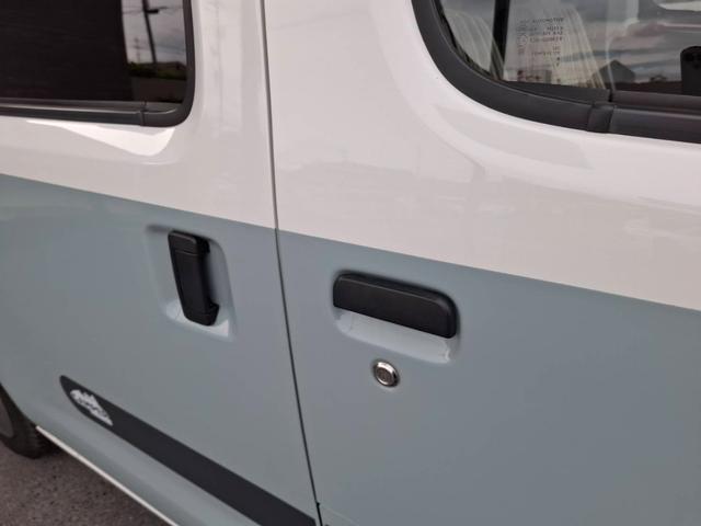 タウンエースバン ＤＸ　ベッドキット／キャンピングカー／ＲＥＶＯ可変式リアシート／キーレスエントリー／ナビＴＶ／バックモニター／ＥＴＣ車載器／サイドバイザー／キーレスエントリー／テーブルキット／アルトピアーノ特別仕様車（32枚目）