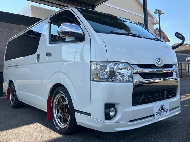 ハイエースバン スーパーGL ダークプライム パナソニック大型ナビTV/ベッドキット/バックモニター/ETC車載器/社外エアロ/社外17inアルミ/ローダウン/LEDヘッドライト/スマートキー&プッシュスタート/サイドバイザー/社外ショック(9枚目)