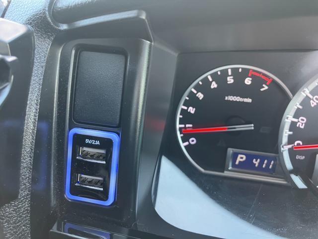 ハイエースバン スーパーGL ダークプライム パナソニック大型ナビTV/ベッドキット/バックモニター/ETC車載器/社外エアロ/社外17inアルミ/ローダウン/LEDヘッドライト/スマートキー&プッシュスタート/サイドバイザー/社外ショック(47枚目)