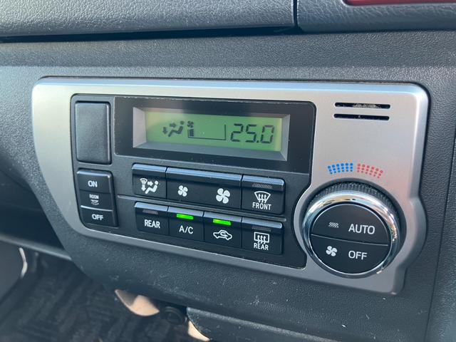 ハイエースバン ロングスーパーGL ローダウン/コブラFスポイラー/バトルシップ15inアルミ/GR8シートカバー/純正7inナビ/ETC/Bカメラ/天吊モニター/LEDテールランプ/スマートキー/ベッドキット/LEDヘッドライト(48枚目)