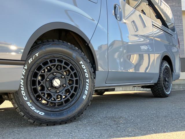 キャラバン ロンググランドプレミアムGX 4WD/片側パワースライドドア/ナビTV/アラウンドビューモニター/ETC/床張り加工/ベッドキット/LEDヘッドライト/スマートキー&エンジンプッシュスタート/コーナーセンサー/サイドバイザー(2枚目)