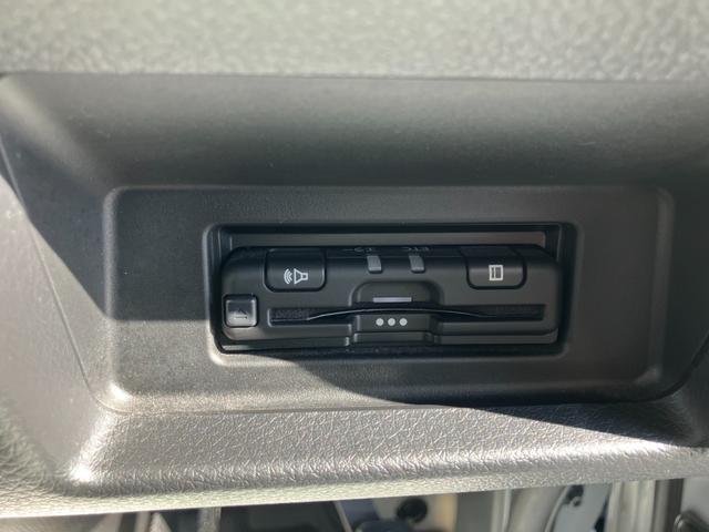 キャラバン ロンググランドプレミアムGX 4WD/片側パワースライドドア/ナビTV/アラウンドビューモニター/ETC/床張り加工/ベッドキット/LEDヘッドライト/スマートキー&エンジンプッシュスタート/コーナーセンサー/サイドバイザー(20枚目)