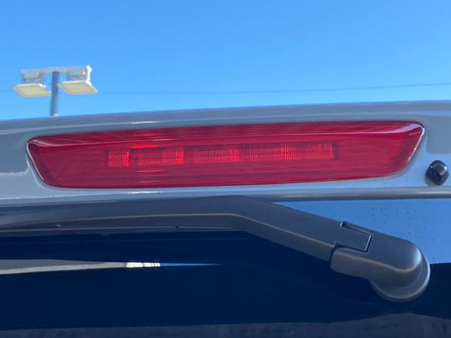 キャラバン ロンググランドプレミアムGX 4WD/片側パワースライドドア/ナビTV/アラウンドビューモニター/ETC/床張り加工/ベッドキット/LEDヘッドライト/スマートキー&エンジンプッシュスタート/コーナーセンサー/サイドバイザー(34枚目)