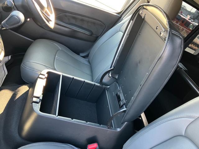 キャラバン ロンググランドプレミアムGX 4WD/片側パワースライドドア/ナビTV/アラウンドビューモニター/ETC/床張り加工/ベッドキット/LEDヘッドライト/スマートキー&エンジンプッシュスタート/コーナーセンサー/サイドバイザー(50枚目)