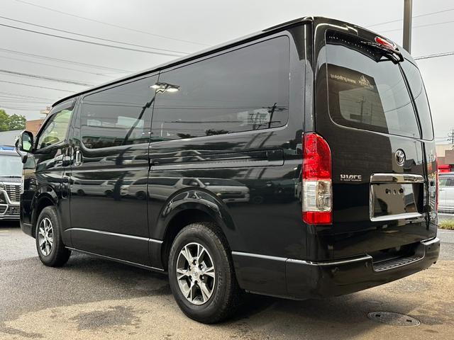 ハイエースバン スーパーＧＬ　ダークプライムＩＩ　ナビＴＶ／Ｂカメラ／パワスラ／ベッドキット／ＧＲ８オリジナルセンターコンソール／ＬＥＤヘッドライト／スマートキー（12枚目）