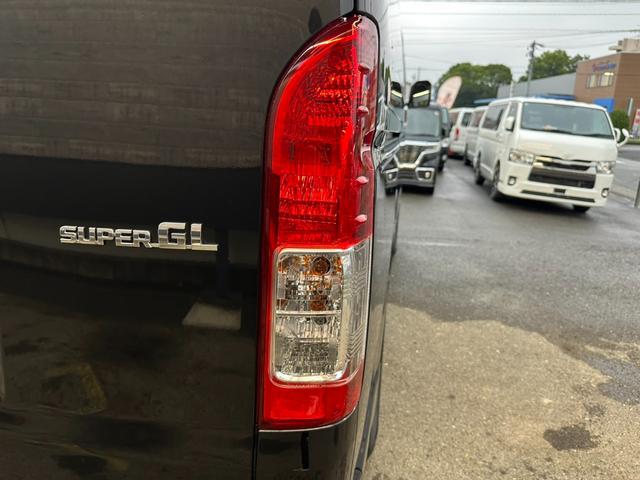 ハイエースバン スーパーＧＬ　ダークプライムＩＩ　ナビＴＶ／Ｂカメラ／パワスラ／ベッドキット／ＧＲ８オリジナルセンターコンソール／ＬＥＤヘッドライト／スマートキー（39枚目）