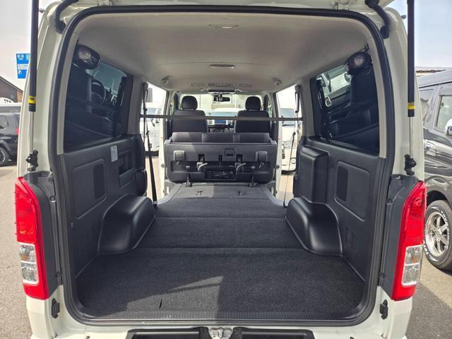 ハイエースバン スーパーGL ダークプライム 大型ナビTV/フリップダウンモニター/ETC/バックカメラ/両側パワースライドドア/スマートキー/LEDヘッドライト/AC100V/ミラーウインカー/社外アルミ/サイドバイザー/フロントスポイラ(20枚目)