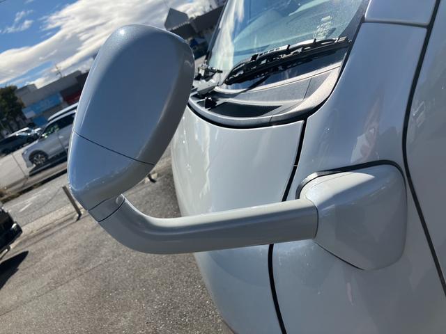 ハイエースバン スーパーGL ダークプライム 大型ナビTV/フリップダウンモニター/ETC/バックカメラ/両側パワースライドドア/スマートキー/LEDヘッドライト/AC100V/ミラーウインカー/社外アルミ/サイドバイザー/フロントスポイラ(31枚目)