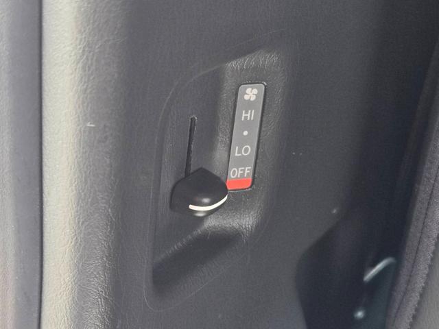 ハイエースバン スーパーGL ダークプライム 大型ナビTV/フリップダウンモニター/ETC/バックカメラ/両側パワースライドドア/スマートキー/LEDヘッドライト/AC100V/ミラーウインカー/社外アルミ/サイドバイザー/フロントスポイラ(50枚目)