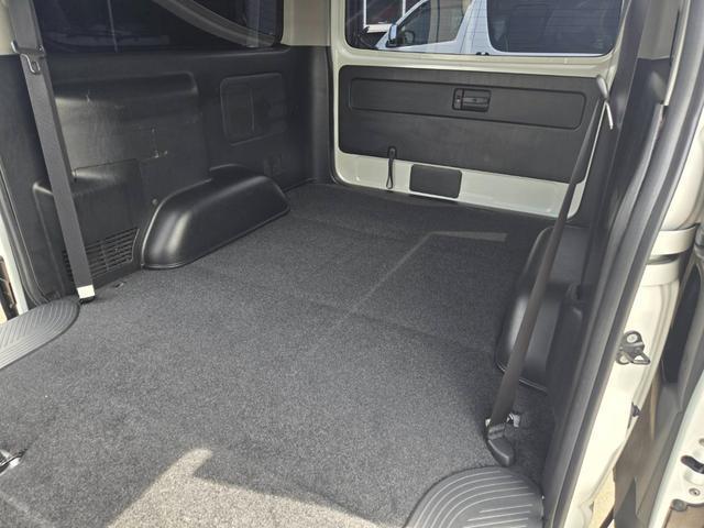 ハイエースバン スーパーGL ダークプライム 大型ナビTV/フリップダウンモニター/ETC/バックカメラ/両側パワースライドドア/スマートキー/LEDヘッドライト/AC100V/ミラーウインカー/社外アルミ/サイドバイザー/フロントスポイラ(55枚目)