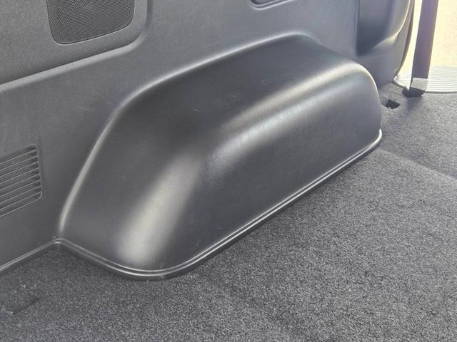 ハイエースバン スーパーGL ダークプライム 大型ナビTV/フリップダウンモニター/ETC/バックカメラ/両側パワースライドドア/スマートキー/LEDヘッドライト/AC100V/ミラーウインカー/社外アルミ/サイドバイザー/フロントスポイラ(58枚目)