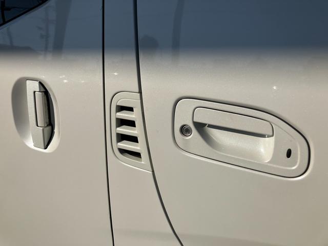 ＮＶ３５０キャラバンバン ロングライダープレミアムＧＸターボプロスタイルパック　ナビＴＶ／アラウンドビューモニタ／ＥＴＣ／フロントスポイラー／ベッドキット／カーゴマット／ＬＥＤヘッドライト／スマートキー＆エンジンプッシュスタート／純正１５ｉｎアルミ／サイドバイザー／エマブレ（32枚目）