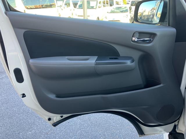 ＮＶ３５０キャラバンバン ロングライダープレミアムＧＸターボプロスタイルパック　ナビＴＶ／アラウンドビューモニタ／ＥＴＣ／フロントスポイラー／ベッドキット／カーゴマット／ＬＥＤヘッドライト／スマートキー＆エンジンプッシュスタート／純正１５ｉｎアルミ／サイドバイザー／エマブレ（41枚目）