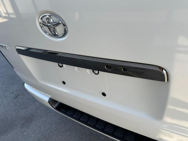 ハイエースバン スーパーＧＬ　ダークプライムＩＩ　ＢＩＧ－Ｘナビ／全方位カメラ／デジタルインナミラー／両側パワスラ／ベッドキット／ＧＲ８コンソール／天吊りモニター（35枚目）