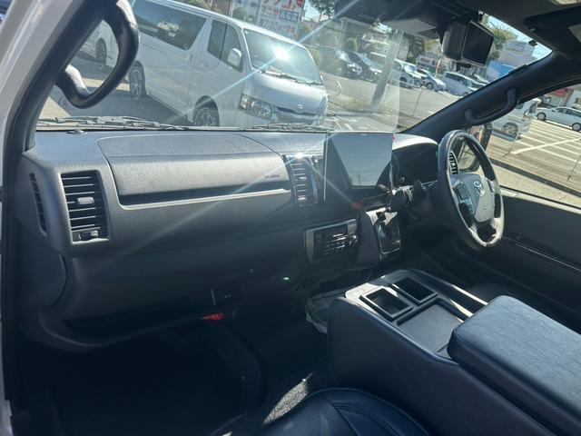 ハイエースバン スーパーＧＬ　ダークプライムＩＩ　ＢＩＧ－Ｘナビ／全方位カメラ／デジタルインナミラー／両側パワスラ／ベッドキット／ＧＲ８コンソール／天吊りモニター（43枚目）