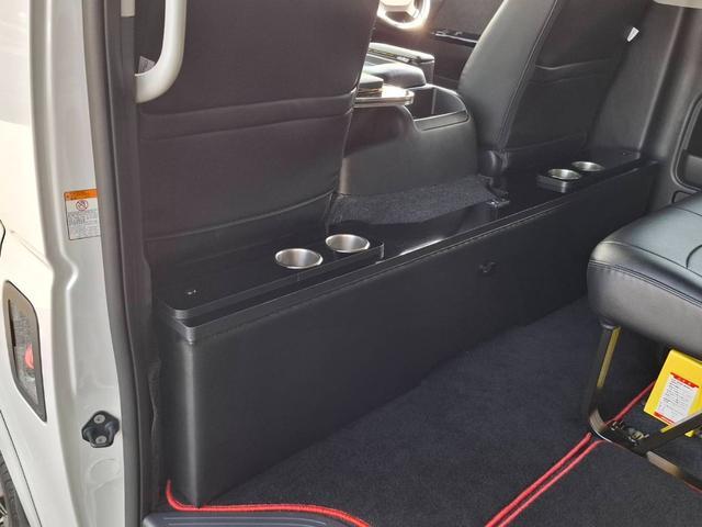 ハイエースワゴン GL 4WD/BIG-Xナビ/Bカメラ/天吊りモニタ/4列10人乗/社外アルミ/スマートキー/パワスラ/ベッドキット(53枚目)