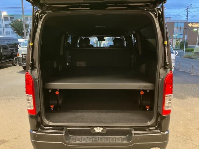 ハイエースバン スーパーGL ダークプライムII 1オーナー/BIG-Xナビ/全方位カメラ/デジタルミラー/ベッドキット/両側パワスラ/社外アルミ/ルーフキャリア(4枚目)