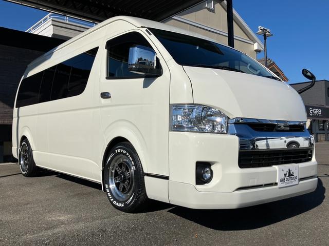 ハイエースバン ＳロングワイドＤＸ　ＧＬパッケージ　４ＷＤ／ハイルーフ５人乗／ナビＴＶ／Ｂカメラ／天吊モニタ／天井スピーカー／社外アルミ／ＧＲ８エアロ／ベッドキット（9枚目）