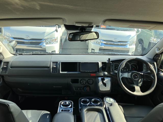 ハイエースバン ＳロングワイドＤＸ　ＧＬパッケージ　４ＷＤ／ハイルーフ５人乗／ナビＴＶ／Ｂカメラ／天吊モニタ／天井スピーカー／社外アルミ／ＧＲ８エアロ／ベッドキット（14枚目）