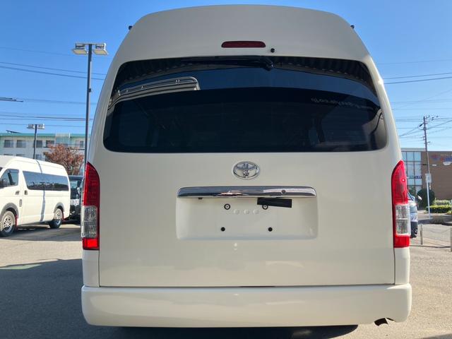 ハイエースバン ＳロングワイドＤＸ　ＧＬパッケージ　４ＷＤ／ハイルーフ５人乗／ナビＴＶ／Ｂカメラ／天吊モニタ／天井スピーカー／社外アルミ／ＧＲ８エアロ／ベッドキット（22枚目）