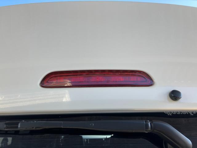 ハイエースバン ＳロングワイドＤＸ　ＧＬパッケージ　４ＷＤ／ハイルーフ５人乗／ナビＴＶ／Ｂカメラ／天吊モニタ／天井スピーカー／社外アルミ／ＧＲ８エアロ／ベッドキット（34枚目）