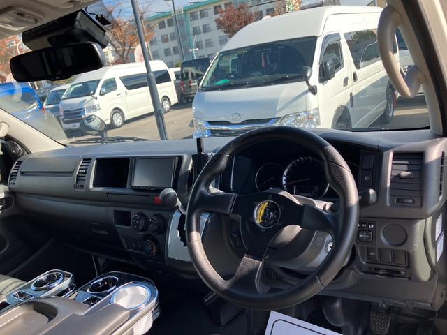 ハイエースバン ＳロングワイドＤＸ　ＧＬパッケージ　４ＷＤ／ハイルーフ５人乗／ナビＴＶ／Ｂカメラ／天吊モニタ／天井スピーカー／社外アルミ／ＧＲ８エアロ／ベッドキット（45枚目）