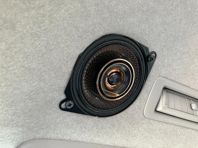 ハイエースバン ＳロングワイドＤＸ　ＧＬパッケージ　４ＷＤ／ハイルーフ５人乗／ナビＴＶ／Ｂカメラ／天吊モニタ／天井スピーカー／社外アルミ／ＧＲ８エアロ／ベッドキット（57枚目）