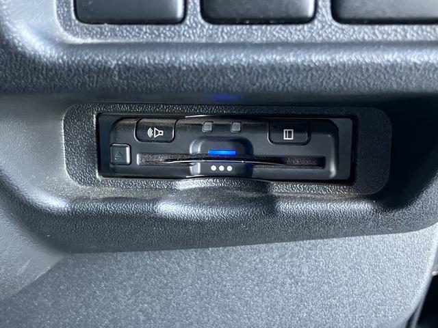 ハイエースバン スーパーGL ダークプライムII BIG-XナビTV/全方位カメラ/デジタルインナーミラー/社外アルミ/フロントエアロ/ベッドキット/両側パワスラ(20枚目)