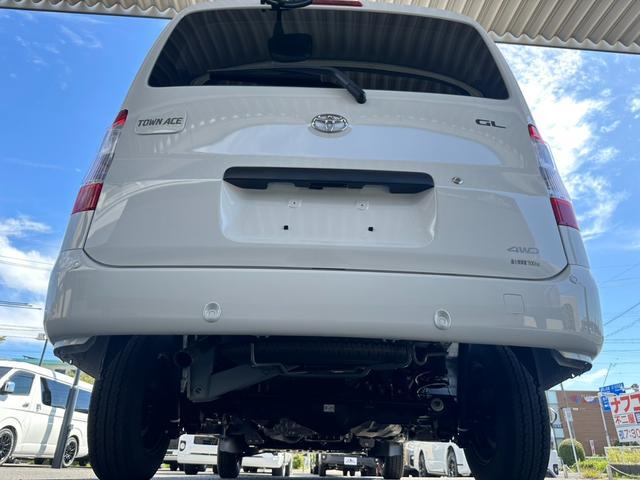 タウンエースバン GL 4WD/トヨタセーフティセンス/コーナーセンサー/アイドリングストップ/キーレスエントリー/Wエアバッグ/パワーウインドウ/横滑り防止装置/ヘッドライトレベライザー/純正ホイール/登録済未使用車(28枚目)