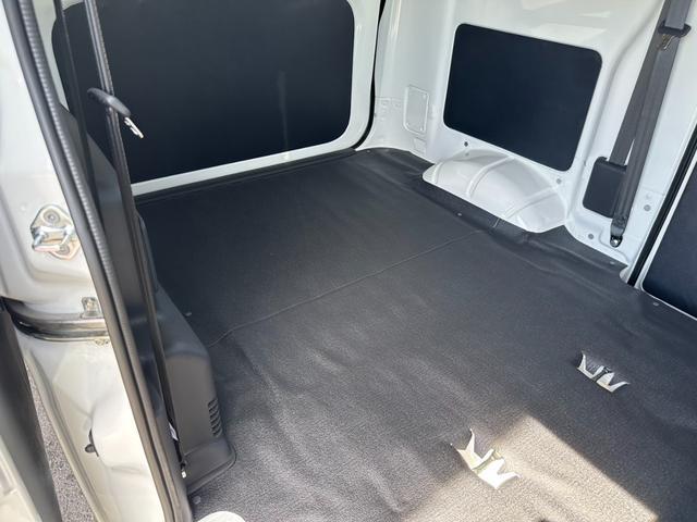 タウンエースバン GL 4WD/トヨタセーフティセンス/コーナーセンサー/アイドリングストップ/キーレスエントリー/Wエアバッグ/パワーウインドウ/横滑り防止装置/ヘッドライトレベライザー/純正ホイール/登録済未使用車(53枚目)