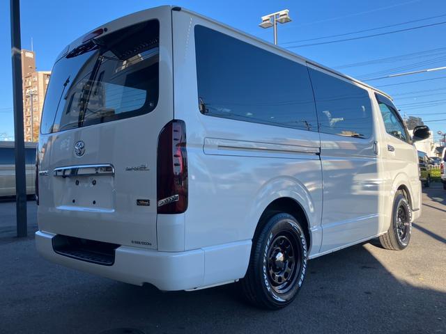 ハイエースバン スーパーGL 50TH アニバーサリーリミテッド 50thアニバーサリー/GR8テールランプ/レザー調シートカバー/純正7インチナビ/両側パワースライドドア/LEDヘッドライト/トヨタセーフティセンス/助手席エアバッグ/AC100V/カーゴマット(11枚目)