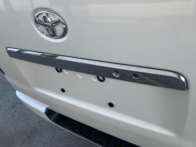 ハイエースバン スーパーGL 50TH アニバーサリーリミテッド 50thアニバーサリー/GR8テールランプ/レザー調シートカバー/純正7インチナビ/両側パワースライドドア/LEDヘッドライト/トヨタセーフティセンス/助手席エアバッグ/AC100V/カーゴマット(35枚目)