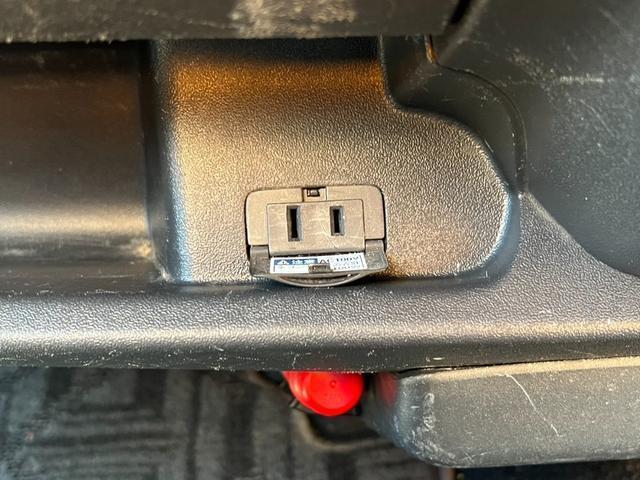 ハイエースバン スーパーGL 50TH アニバーサリーリミテッド 50thアニバーサリー/GR8テールランプ/レザー調シートカバー/純正7インチナビ/両側パワースライドドア/LEDヘッドライト/トヨタセーフティセンス/助手席エアバッグ/AC100V/カーゴマット(48枚目)