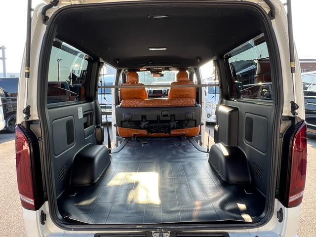 ハイエースバン スーパーGL 50TH アニバーサリーリミテッド 50thアニバーサリー/GR8テールランプ/レザー調シートカバー/純正7インチナビ/両側パワースライドドア/LEDヘッドライト/トヨタセーフティセンス/助手席エアバッグ/AC100V/カーゴマット(60枚目)