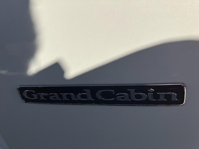 ハイエースワゴン グランドキャビン　４ＷＤ／登録済未使用／３列１０人乗／デジタルミラー／Ｂカメラ／コーナーソナー／ＬＥＤヘッド／スマートキ／パワスラ（37枚目）