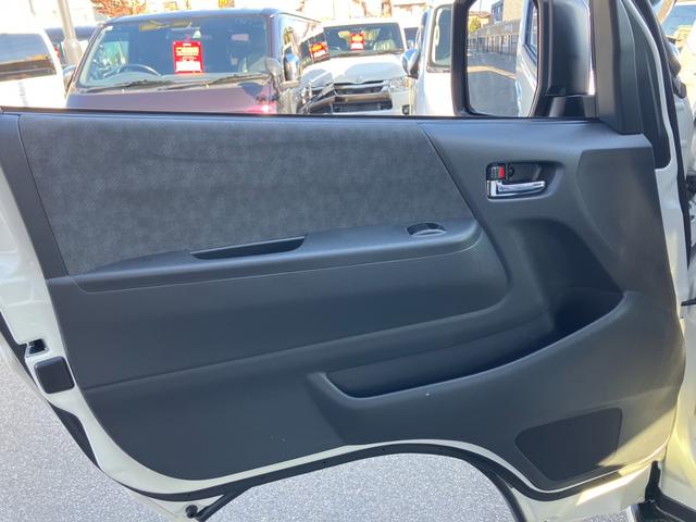 ハイエースワゴン グランドキャビン　４ＷＤ／登録済未使用／３列１０人乗／デジタルミラー／Ｂカメラ／コーナーソナー／ＬＥＤヘッド／スマートキ／パワスラ（41枚目）