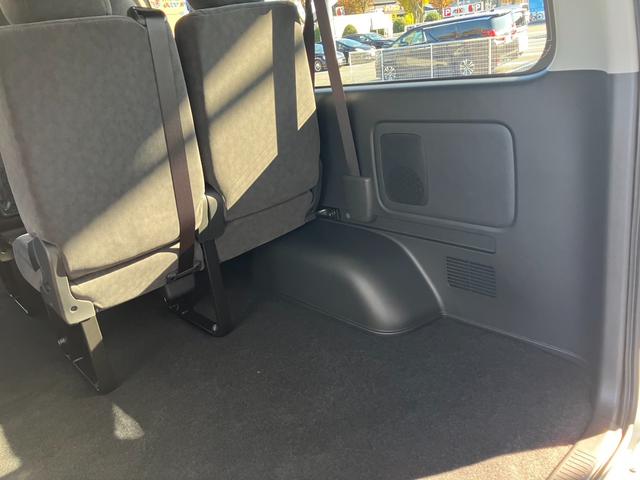 ハイエースワゴン グランドキャビン　４ＷＤ／登録済未使用／３列１０人乗／デジタルミラー／Ｂカメラ／コーナーソナー／ＬＥＤヘッド／スマートキ／パワスラ（57枚目）