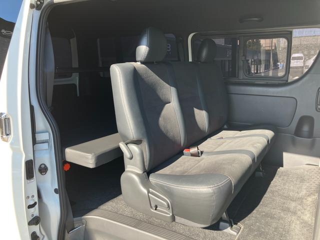 ハイエースバン ロングワイドスーパーＧＬ　ダークプライムＩＩ　１オーナー／ナビＴＶ／Ｂカメラ／ＥＴＣ／ベッドキット／モデリスタフロントスポイラー／社外アルミ／ＬＥＤヘッドライト／スマートキー＆プッシュスタート／サイドバイザー／セーフティセンス／フォグランプ（17枚目）