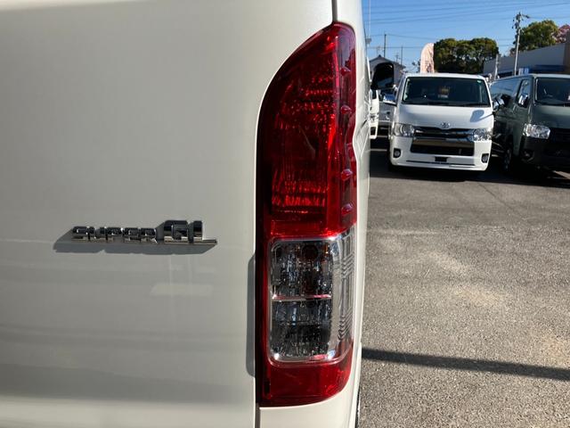 ハイエースバン ロングワイドスーパーＧＬ　ダークプライムＩＩ　１オーナー／ナビＴＶ／Ｂカメラ／ＥＴＣ／ベッドキット／モデリスタフロントスポイラー／社外アルミ／ＬＥＤヘッドライト／スマートキー＆プッシュスタート／サイドバイザー／セーフティセンス／フォグランプ（39枚目）