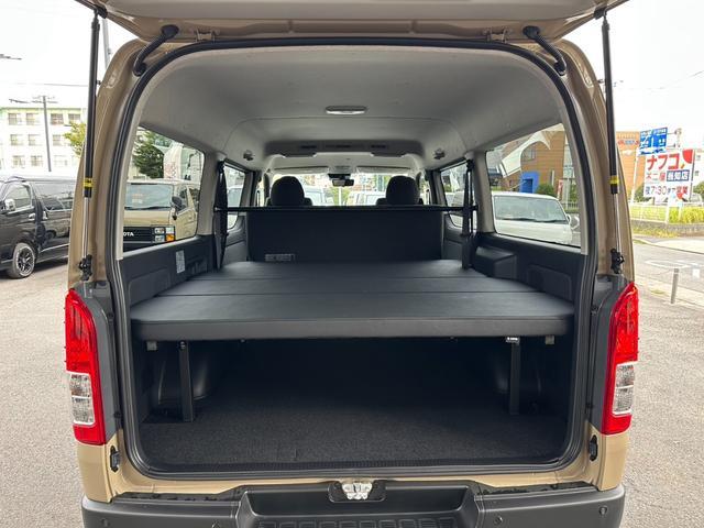 ハイエースバン ロングワイドスーパーGL 1オーナー/GR8ベッドキット/両側パワースライドドア/ナビTV/全方位カメラ/デジタルインナーミラ/スマートキー&プッシュスタート/LEDヘッドライト/AC100V電源/トヨタセーフティセンス(4枚目)