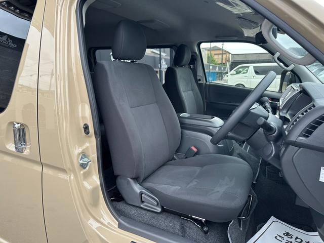 ハイエースバン ロングワイドスーパーGL 1オーナー/GR8ベッドキット/両側パワースライドドア/ナビTV/全方位カメラ/デジタルインナーミラ/スマートキー&プッシュスタート/LEDヘッドライト/AC100V電源/トヨタセーフティセンス(17枚目)