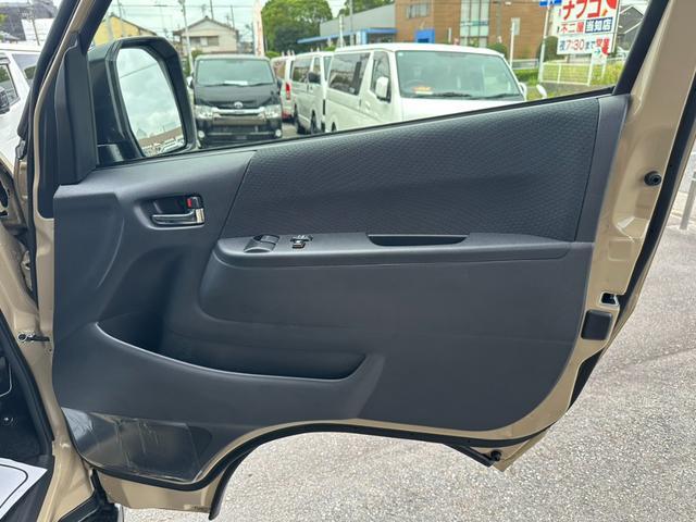 ハイエースバン ロングワイドスーパーGL 1オーナー/GR8ベッドキット/両側パワースライドドア/ナビTV/全方位カメラ/デジタルインナーミラ/スマートキー&プッシュスタート/LEDヘッドライト/AC100V電源/トヨタセーフティセンス(42枚目)