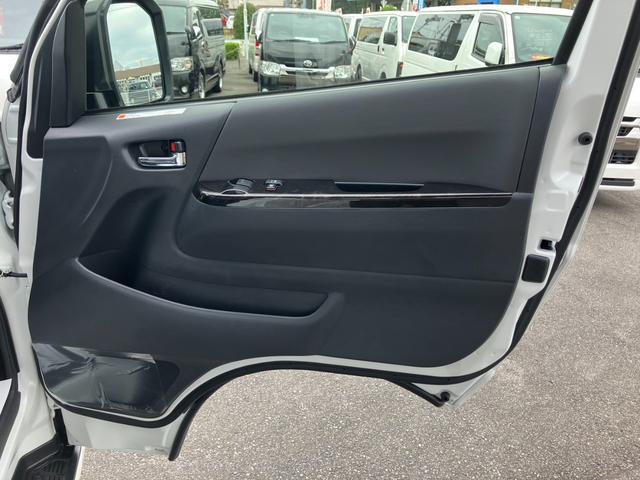 ハイエースバン スーパーＧＬ　ダークプライムＩＩ　パノラミックビューモニター／両側パワースライドドア／スマートキー＆プッシュスタート／ＬＥＤヘッドライト／Ｗエアバック／ＡＣ１００Ｖ電源／クリアランスコーナーソナー／セーフティセンス／フォグランプ（42枚目）