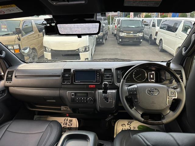 ハイエースバン スーパーGL ダークプライムII ナビTV/全方位カメラ/天吊りモニター/ベッドキット/荷室カーゴマット/フロントスポイラー/17inアルミ/ローダウン/ETC/AC100V電源/Wエアバック/LEDヘッドライト/サイドバイザー(14枚目)