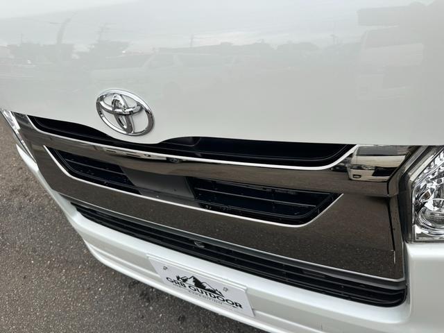 ハイエースバン スーパーGL ダークプライムII ナビTV/全方位カメラ/天吊りモニター/ベッドキット/荷室カーゴマット/フロントスポイラー/17inアルミ/ローダウン/ETC/AC100V電源/Wエアバック/LEDヘッドライト/サイドバイザー(29枚目)