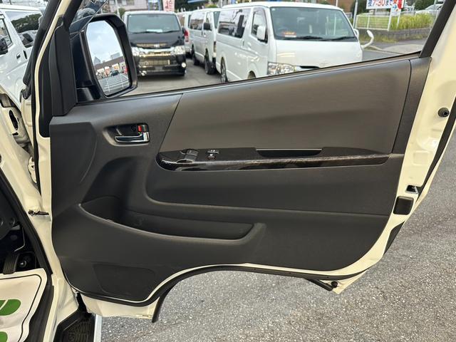 ハイエースバン スーパーGL ダークプライムII ナビTV/全方位カメラ/天吊りモニター/ベッドキット/荷室カーゴマット/フロントスポイラー/17inアルミ/ローダウン/ETC/AC100V電源/Wエアバック/LEDヘッドライト/サイドバイザー(42枚目)