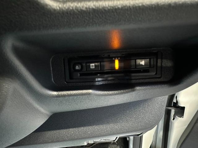 ハイエースバン スーパーGL ダークプライムII ナビTV/全方位カメラ/天吊りモニター/ベッドキット/荷室カーゴマット/フロントスポイラー/17inアルミ/ローダウン/ETC/AC100V電源/Wエアバック/LEDヘッドライト/サイドバイザー(49枚目)