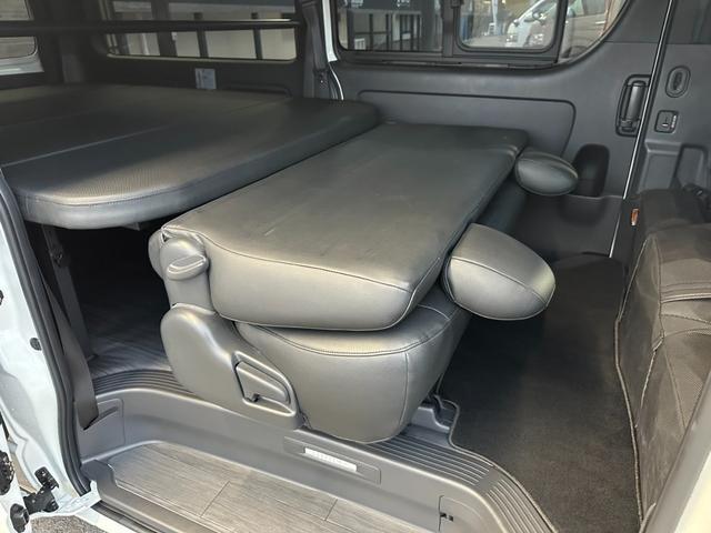 ハイエースバン スーパーGL ダークプライムII ナビTV/全方位カメラ/天吊りモニター/ベッドキット/荷室カーゴマット/フロントスポイラー/17inアルミ/ローダウン/ETC/AC100V電源/Wエアバック/LEDヘッドライト/サイドバイザー(54枚目)