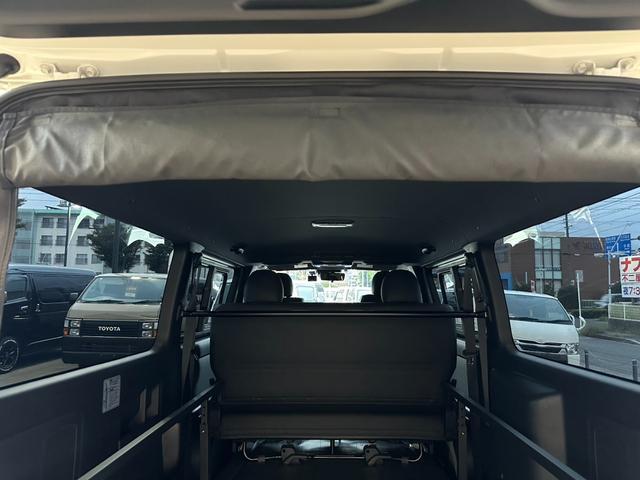 ハイエースバン スーパーGL ダークプライムII ナビTV/全方位カメラ/天吊りモニター/ベッドキット/荷室カーゴマット/フロントスポイラー/17inアルミ/ローダウン/ETC/AC100V電源/Wエアバック/LEDヘッドライト/サイドバイザー(59枚目)