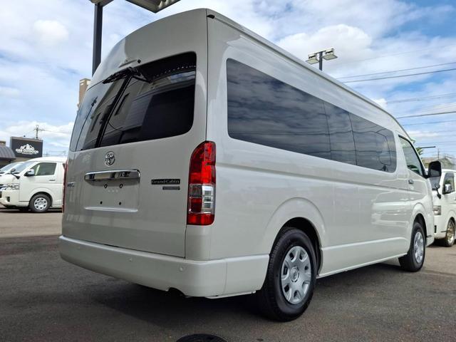 ハイエースワゴン グランドキャビン　ファインテックツアラー　ファインテックツアラー／登録済未使用車／すぐ納車／４列１０人乗り／全方位カメラ／デジタルミラー／キャプテンシート（11枚目）